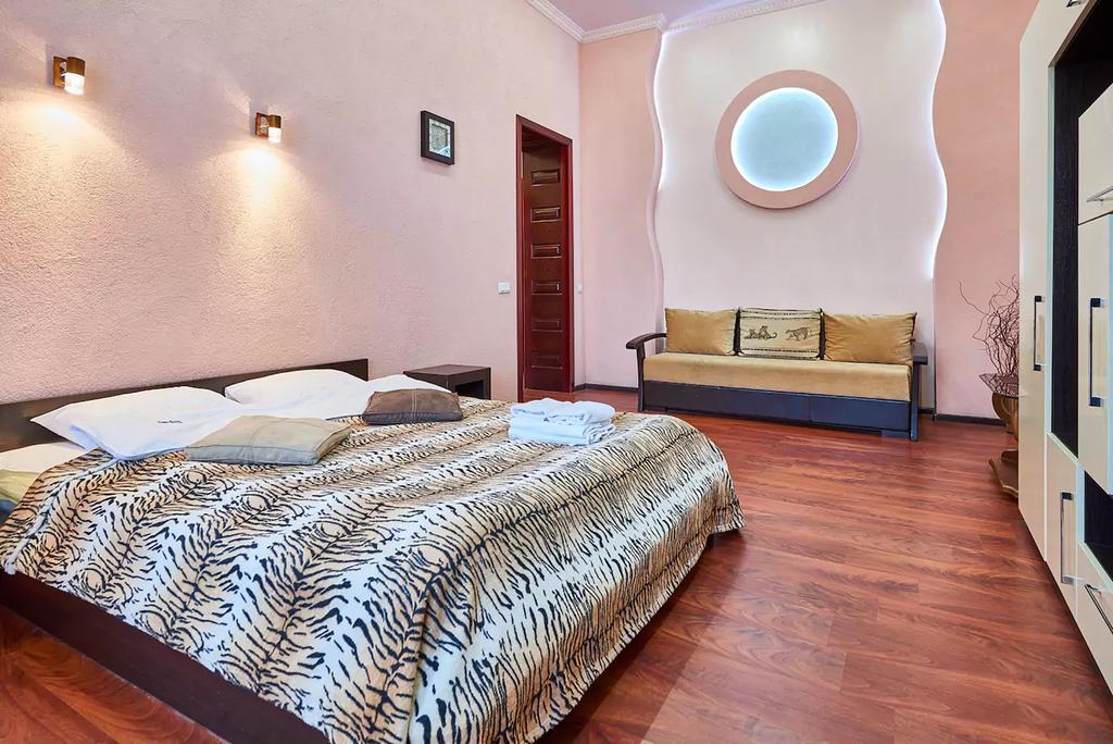 Home Hotel Apartments On Zoloti Vorota Kiev Ngoại thất bức ảnh