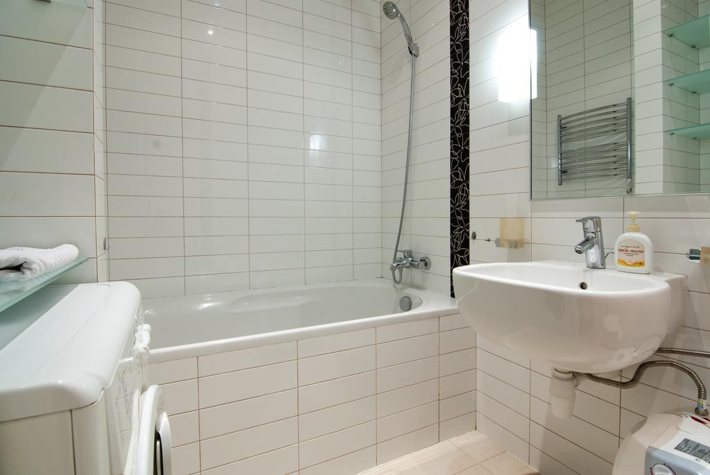 Home Hotel Apartments On Zoloti Vorota Kiev Ngoại thất bức ảnh