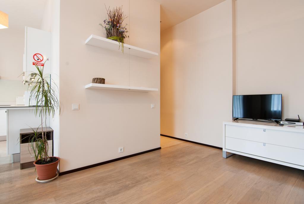 Home Hotel Apartments On Zoloti Vorota Kiev Ngoại thất bức ảnh