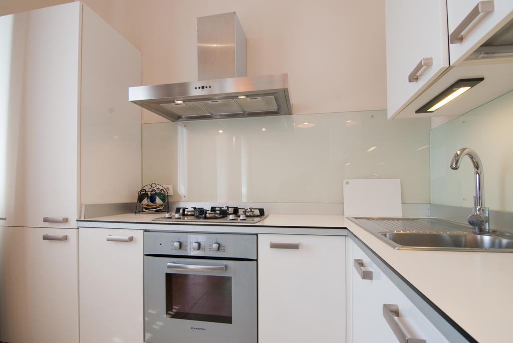 Home Hotel Apartments On Zoloti Vorota Kiev Ngoại thất bức ảnh