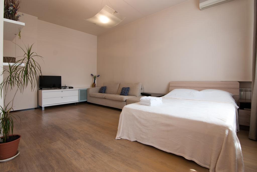 Home Hotel Apartments On Zoloti Vorota Kiev Ngoại thất bức ảnh