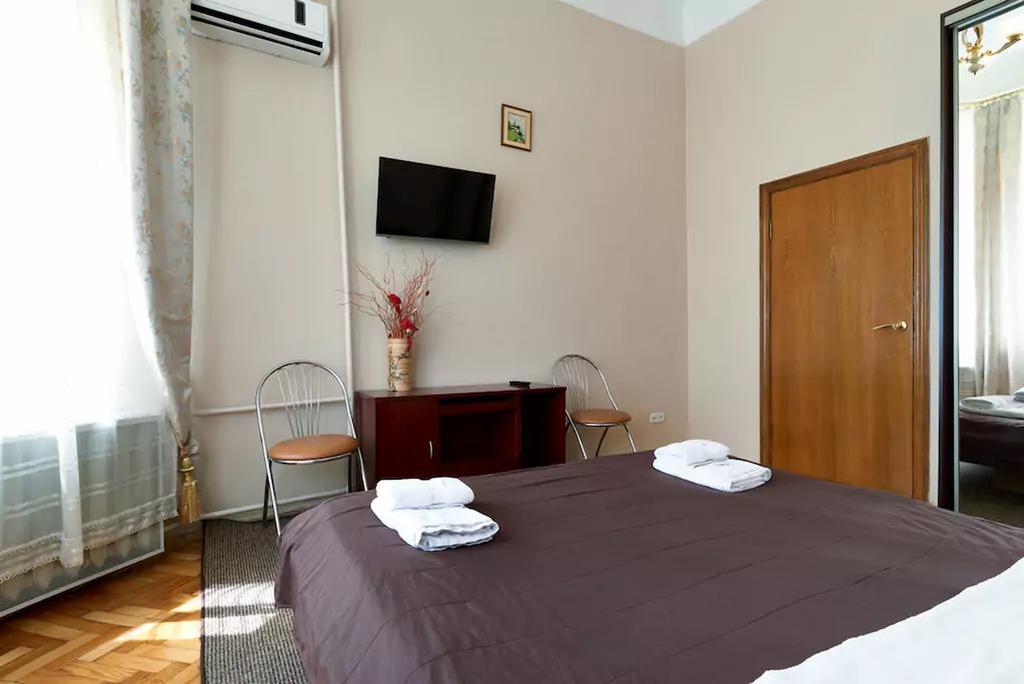 Home Hotel Apartments On Zoloti Vorota Kiev Ngoại thất bức ảnh
