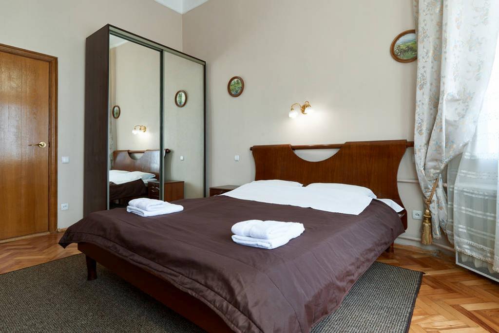 Home Hotel Apartments On Zoloti Vorota Kiev Ngoại thất bức ảnh