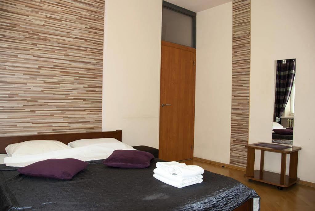 Home Hotel Apartments On Zoloti Vorota Kiev Ngoại thất bức ảnh