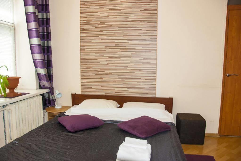 Home Hotel Apartments On Zoloti Vorota Kiev Ngoại thất bức ảnh