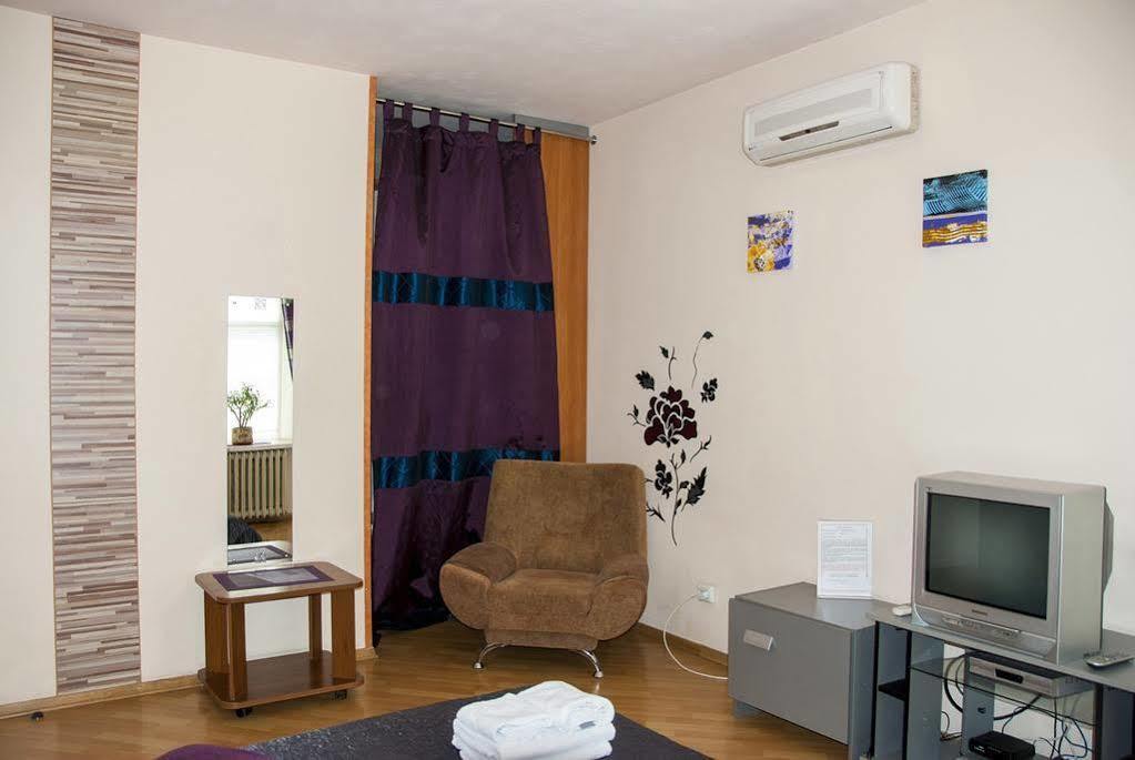 Home Hotel Apartments On Zoloti Vorota Kiev Ngoại thất bức ảnh