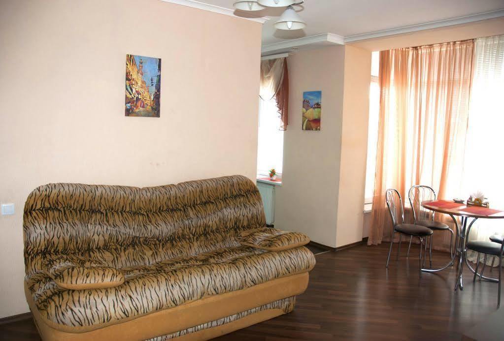 Home Hotel Apartments On Zoloti Vorota Kiev Ngoại thất bức ảnh