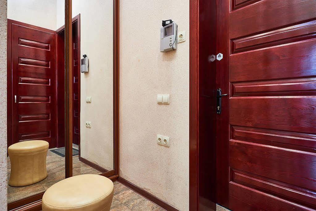 Home Hotel Apartments On Zoloti Vorota Kiev Ngoại thất bức ảnh