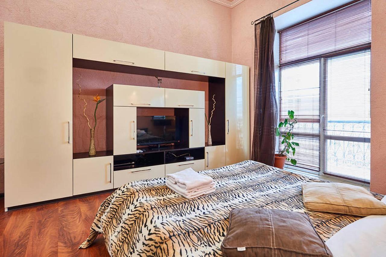 Home Hotel Apartments On Zoloti Vorota Kiev Ngoại thất bức ảnh