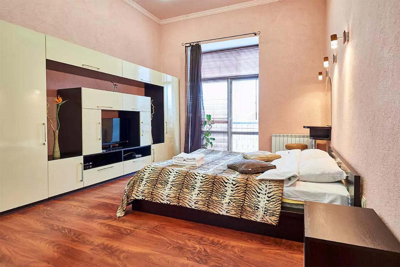 Home Hotel Apartments On Zoloti Vorota Kiev Ngoại thất bức ảnh